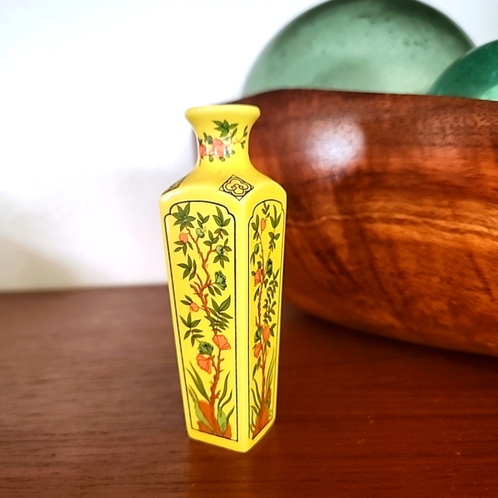 Yellow Mini Imperial Collection Dynasty vase Vintage 1980